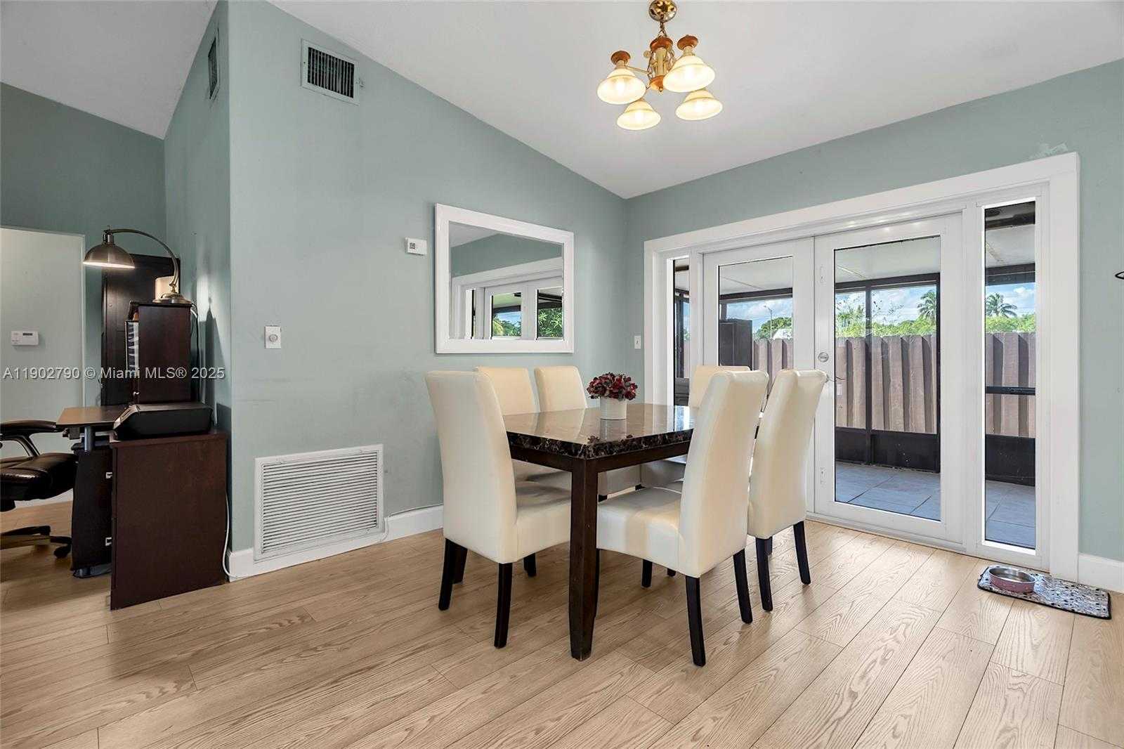 Small Image of 11634 SOUTH WEST 125TH CT, Miami Number 10