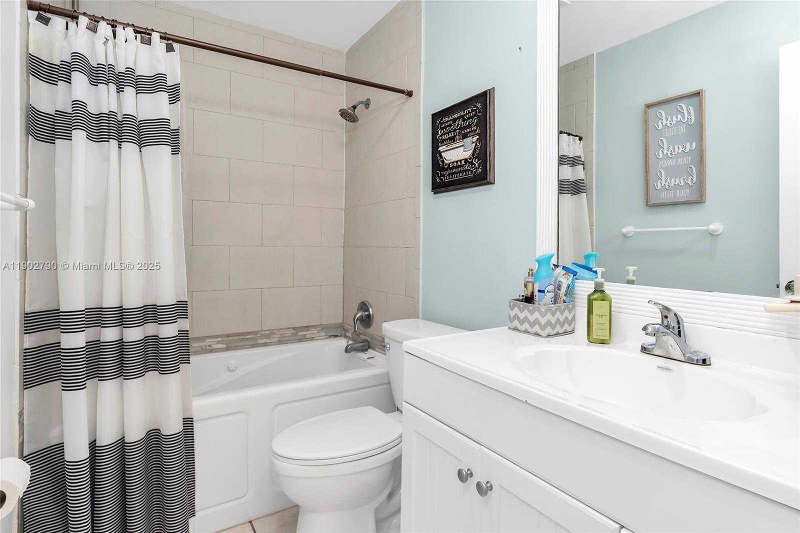 Small Image of 11634 SOUTH WEST 125TH CT, Miami Number 13