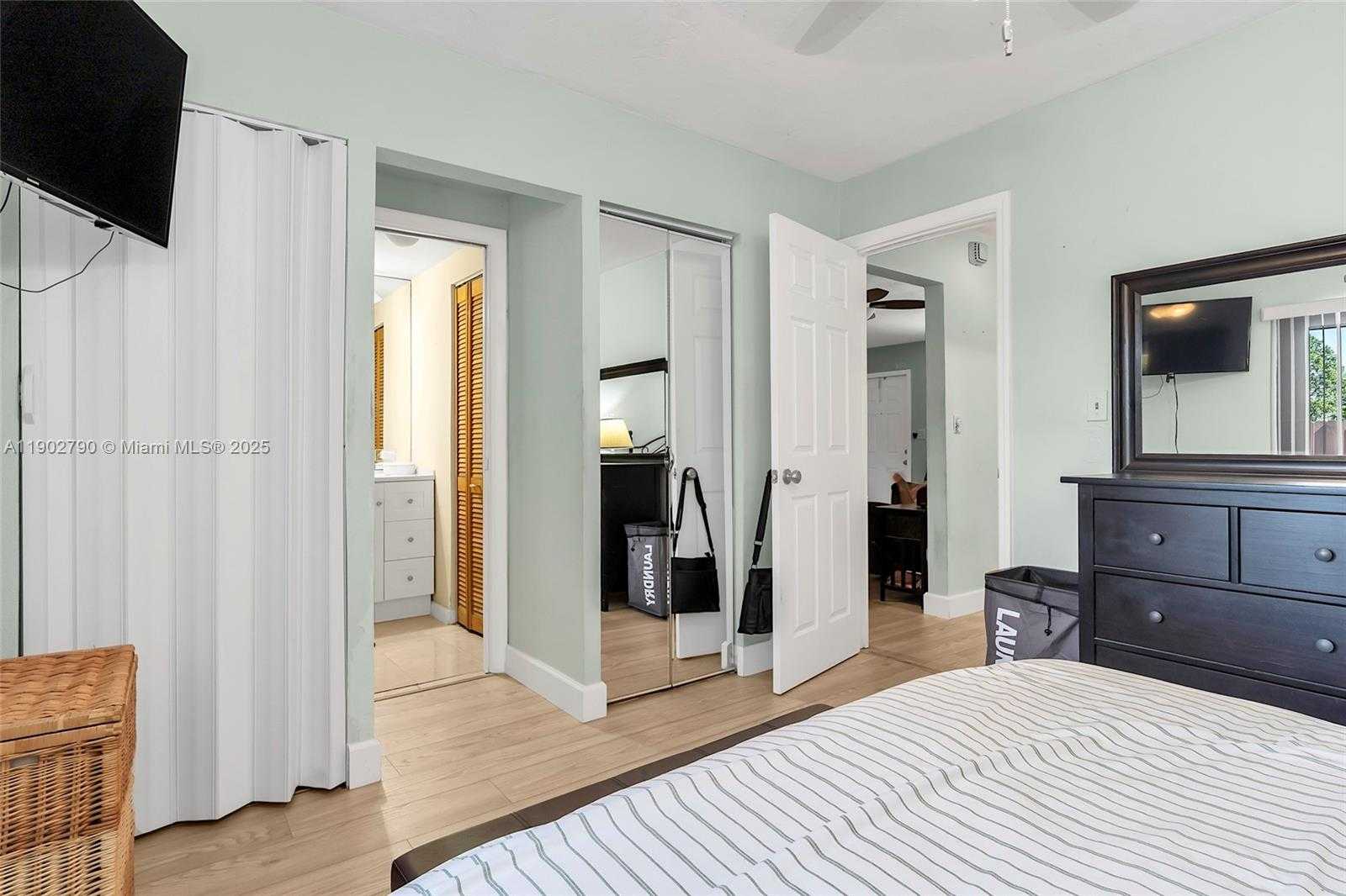 Small Image of 11634 SOUTH WEST 125TH CT, Miami Number 17