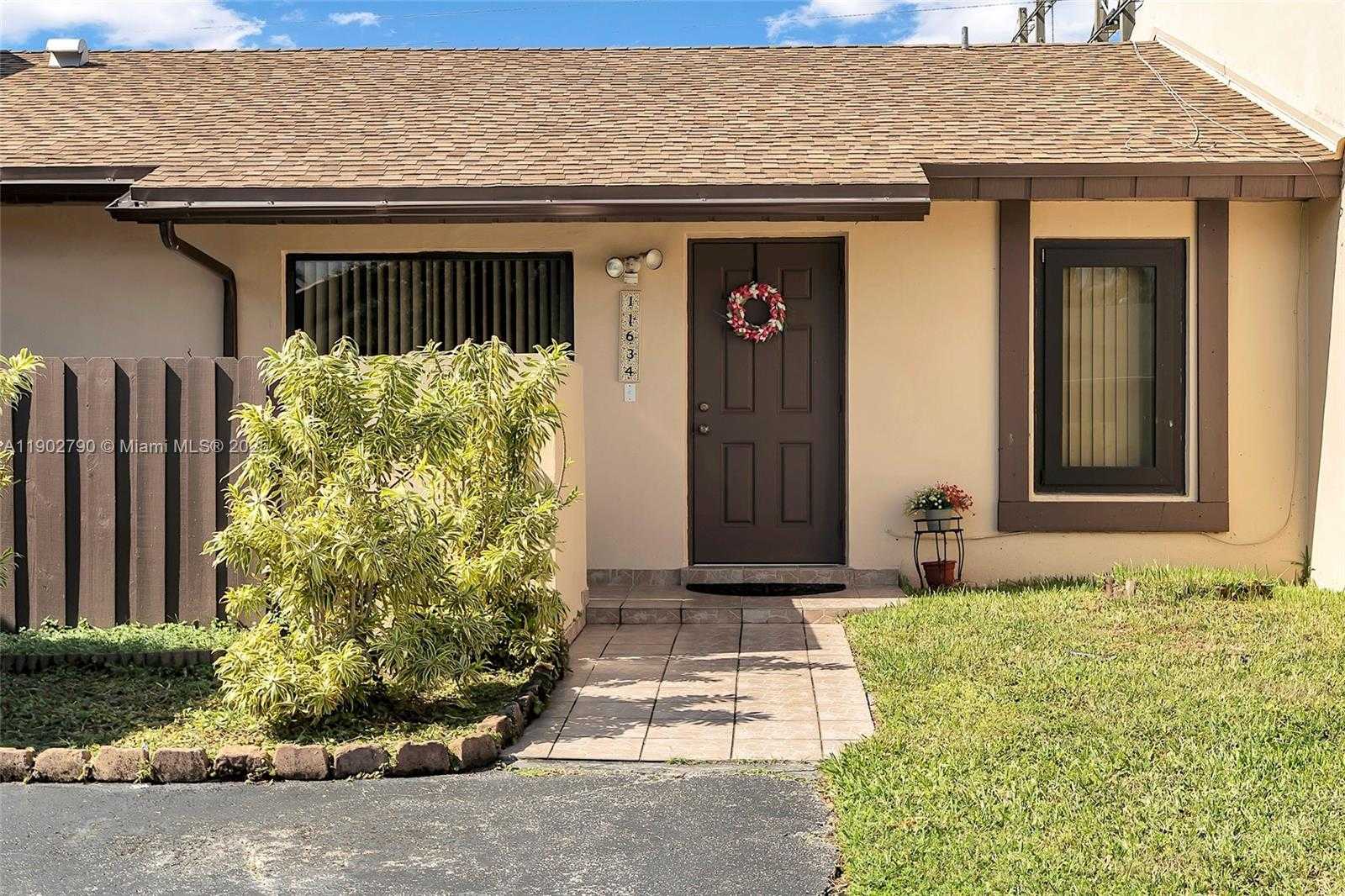 Small Image of 11634 SOUTH WEST 125TH CT, Miami Number 2