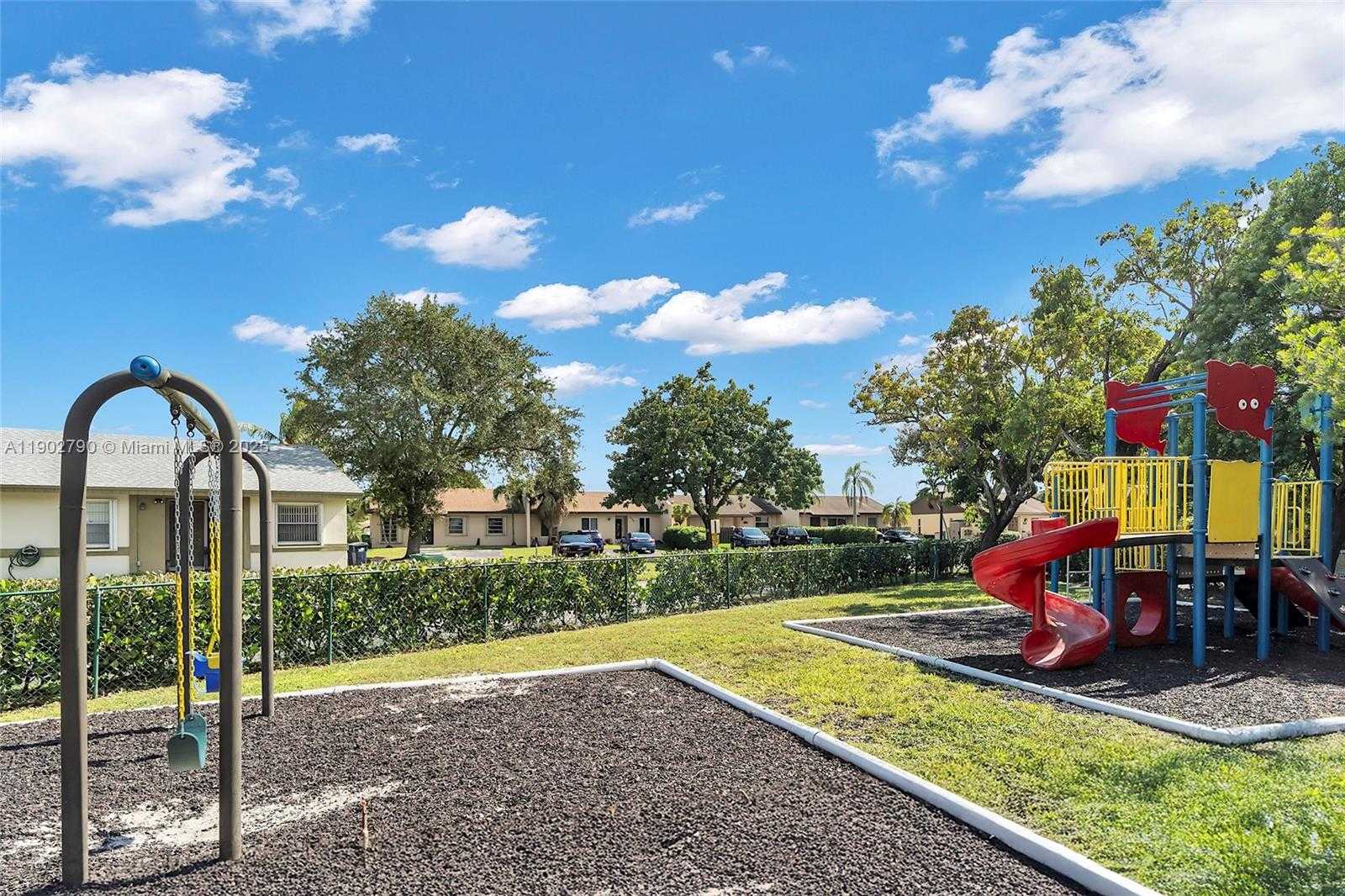 Small Image of 11634 SOUTH WEST 125TH CT, Miami Number 23