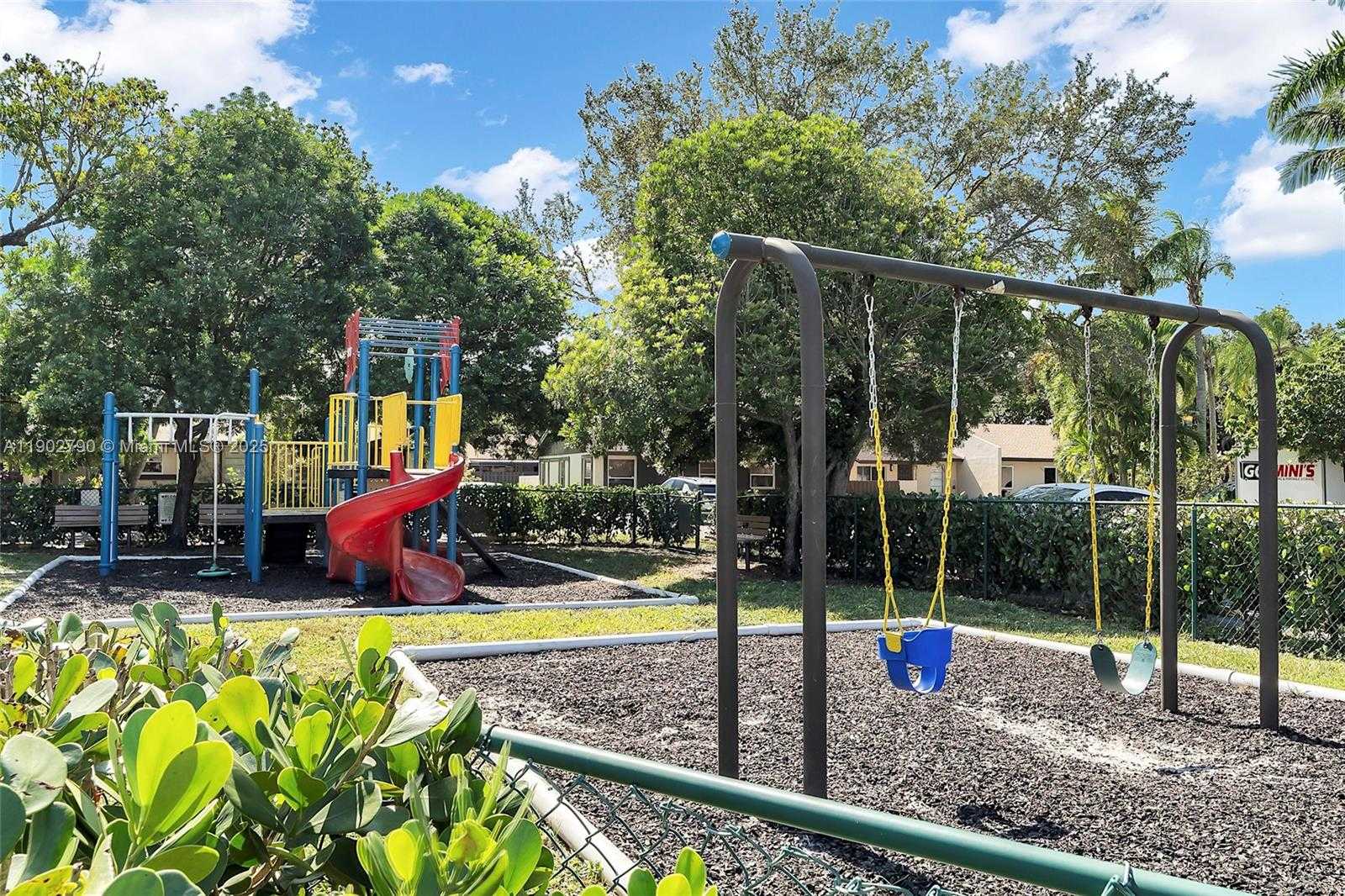 Small Image of 11634 SOUTH WEST 125TH CT, Miami Number 24