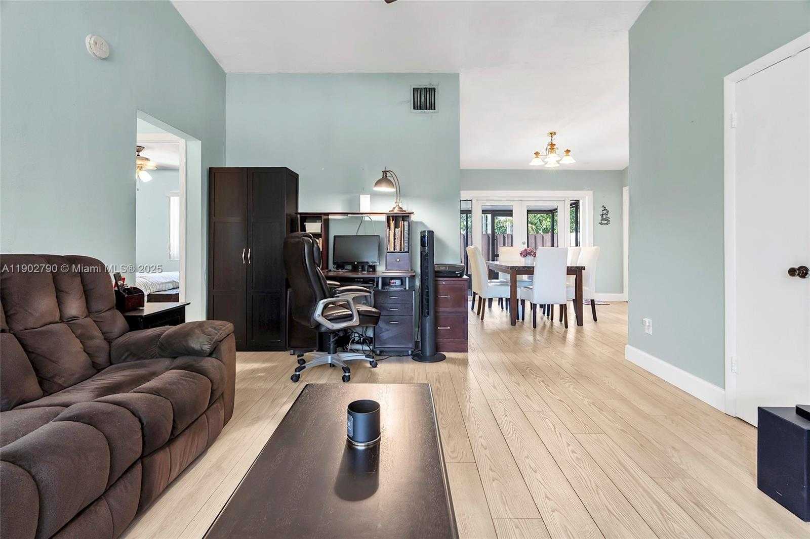 Small Image of 11634 SOUTH WEST 125TH CT, Miami Number 4