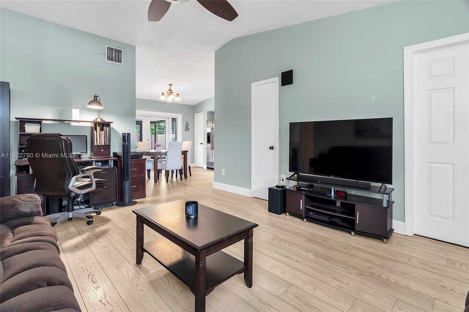 Small Image of 11634 SOUTH WEST 125TH CT, Miami Number 5