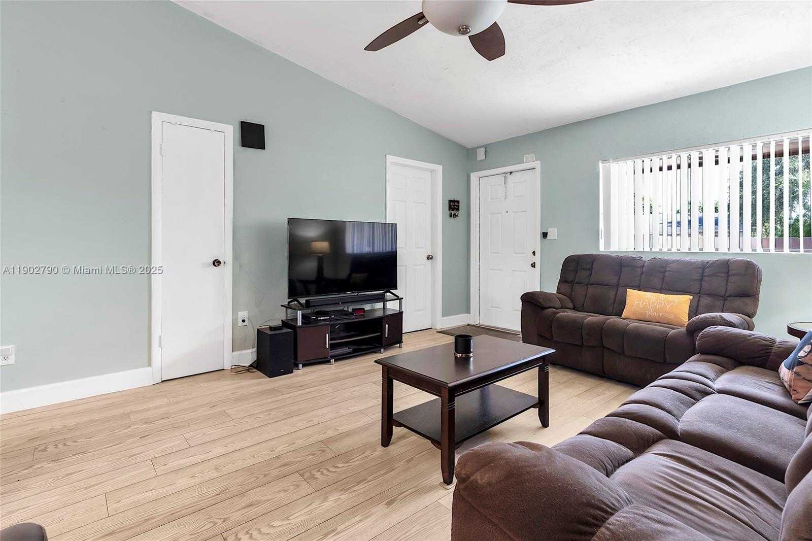 Small Image of 11634 SOUTH WEST 125TH CT, Miami Number 6