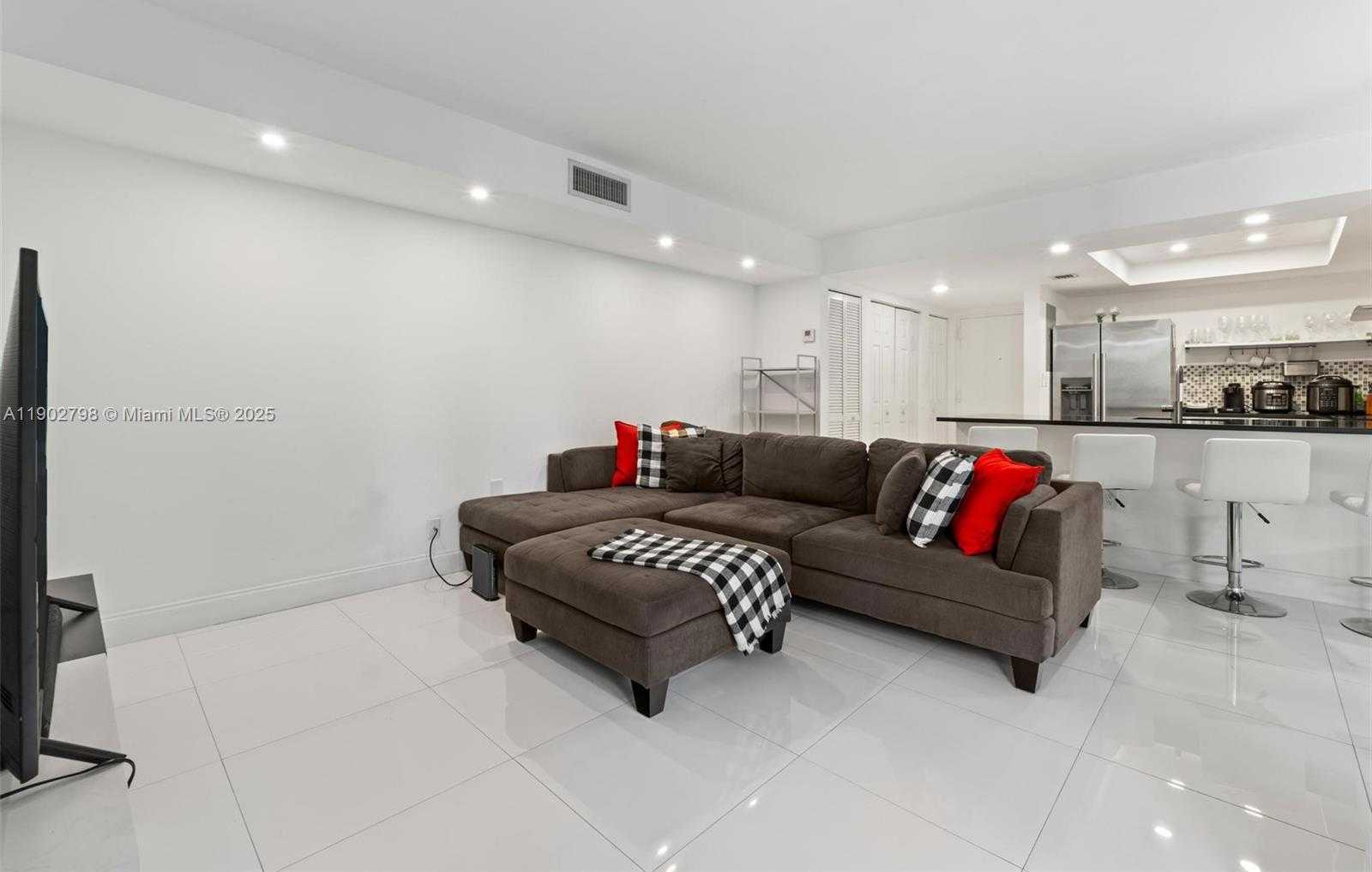 Small Image of 3581 SOUTH WEST 117TH AVE #5-207, Miami Number 7