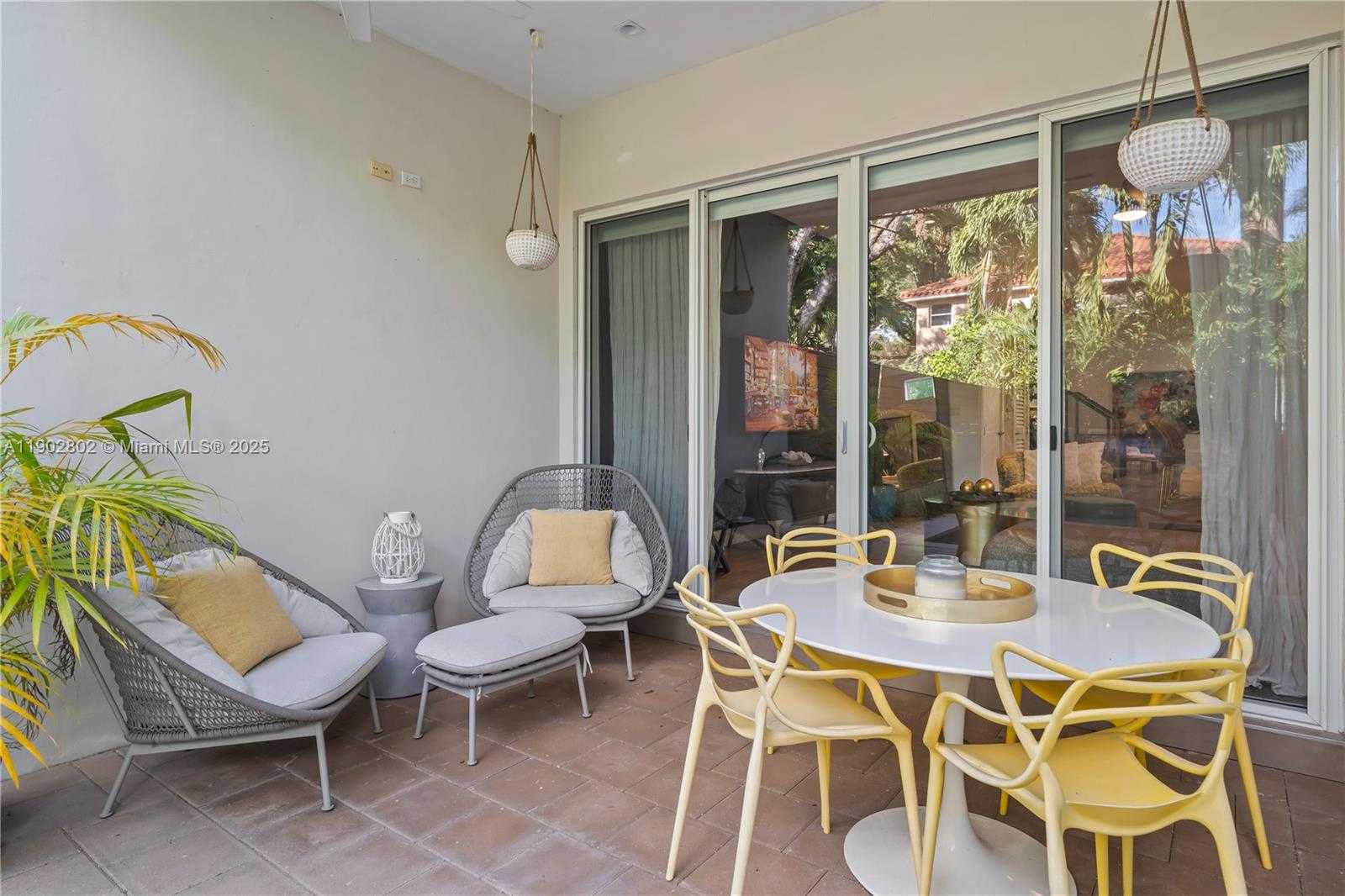 Imagen de Pequeño Objeto