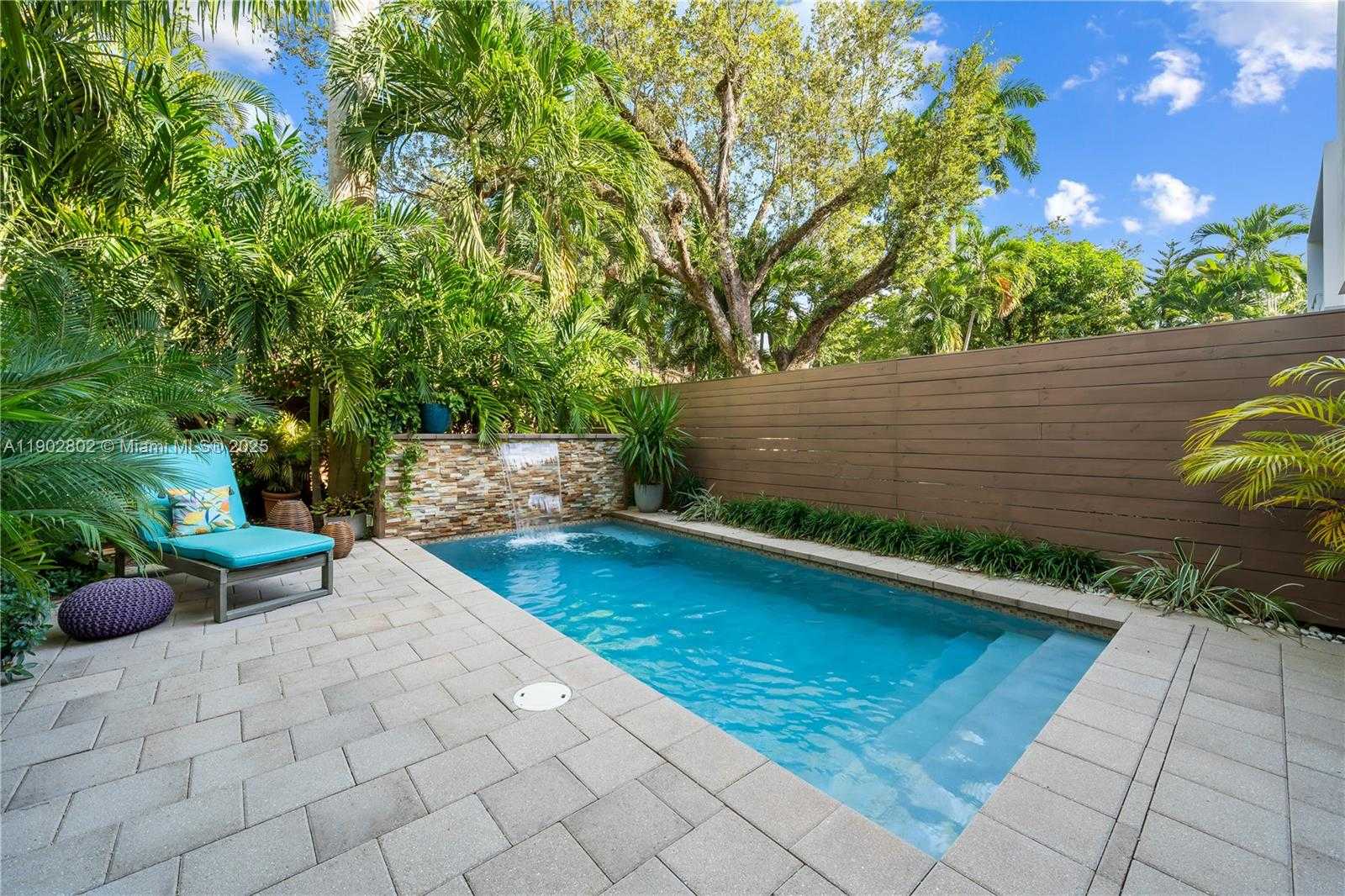 Imagen de Pequeño Objeto