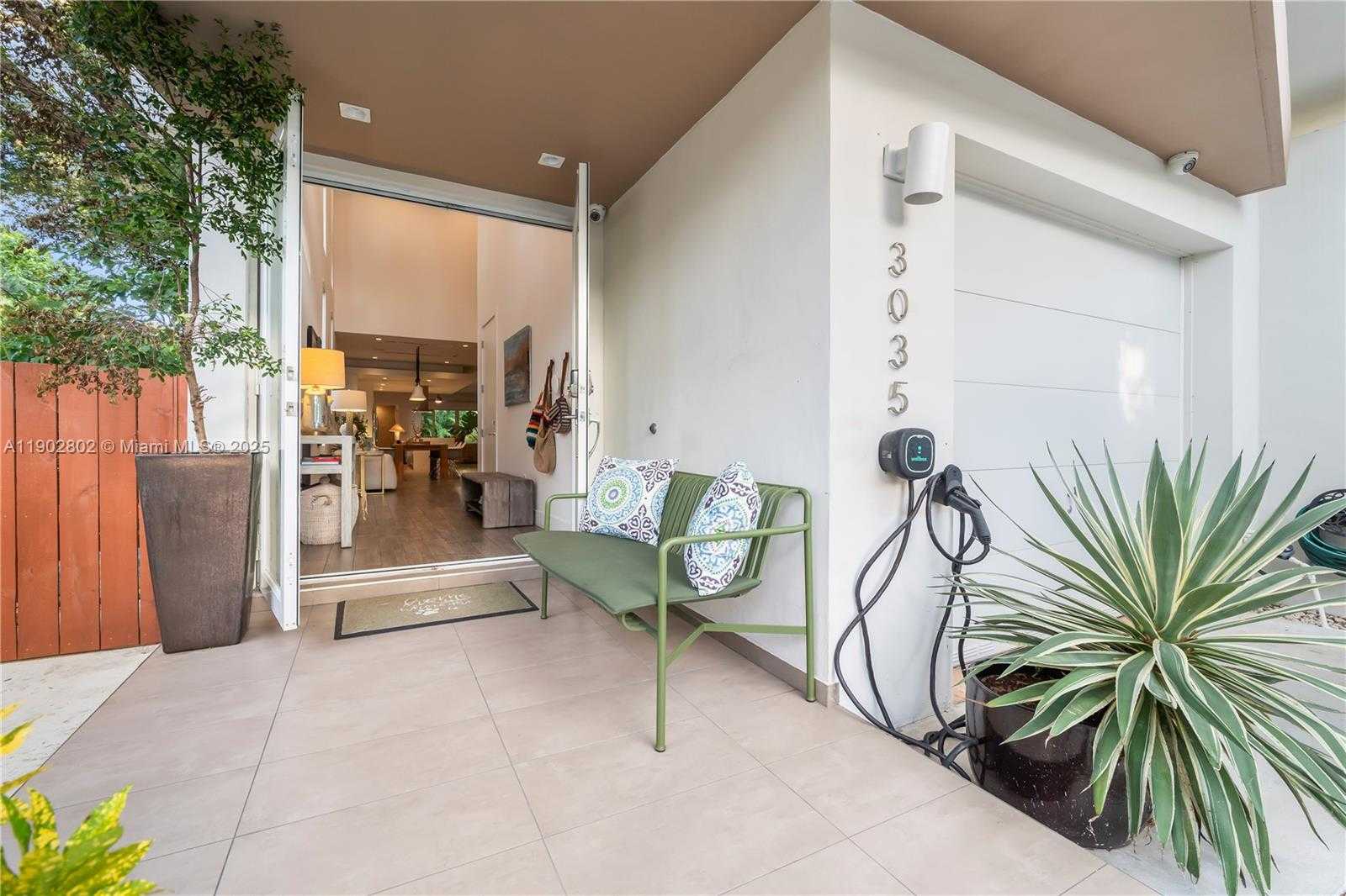 Imagen de Pequeño Objeto