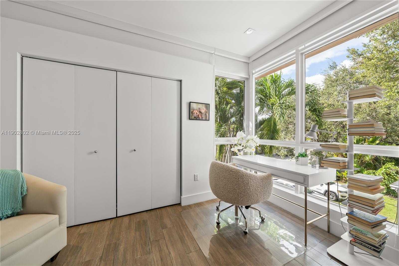 Imagen de Pequeño Objeto