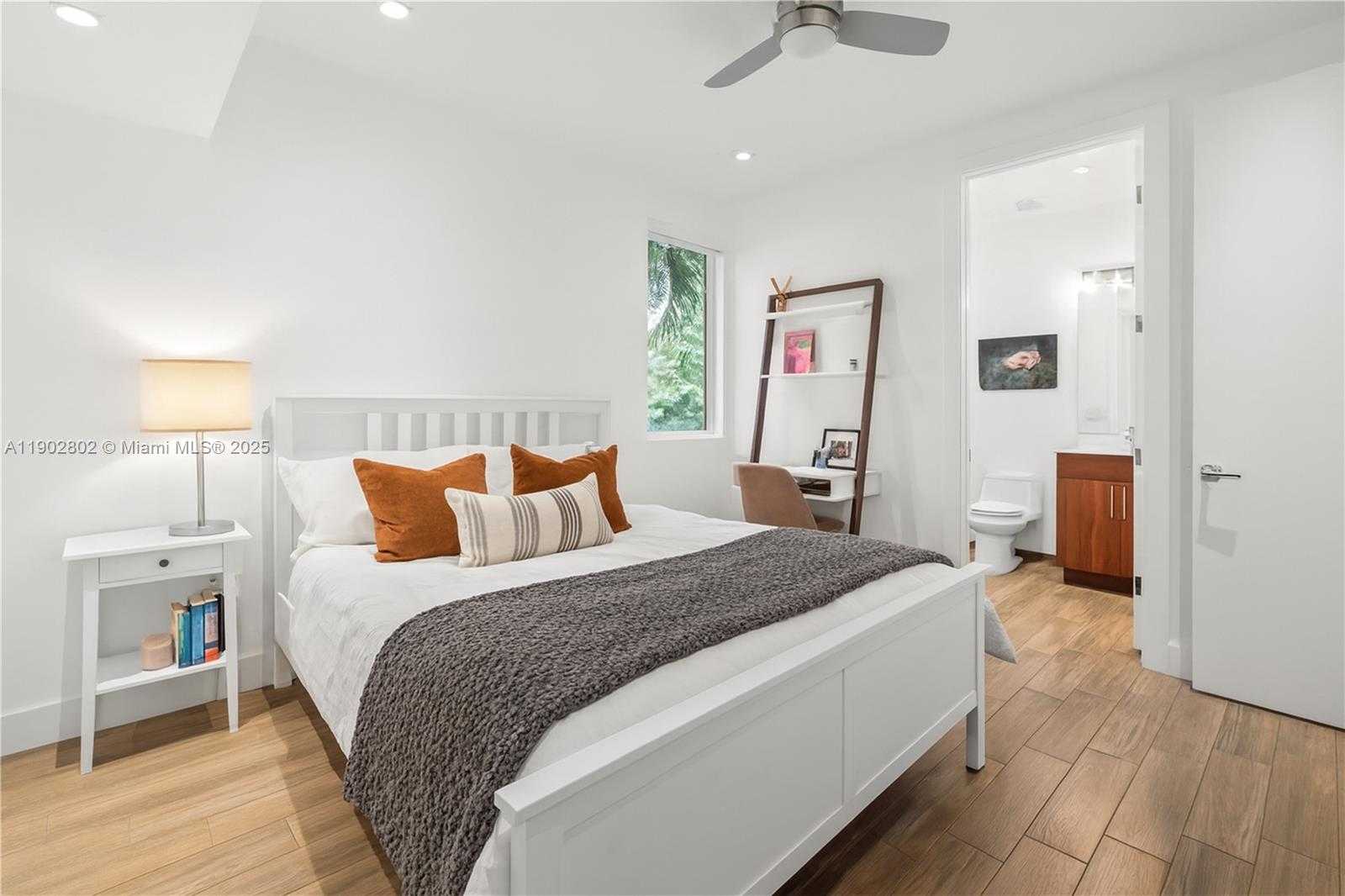 Imagen de Pequeño Objeto