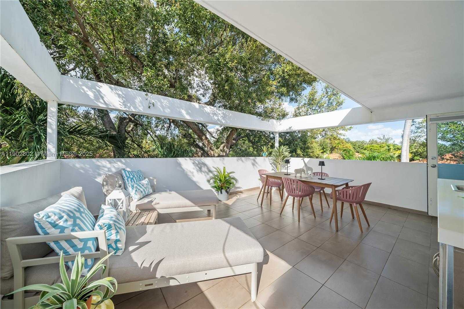 Imagen de Pequeño Objeto