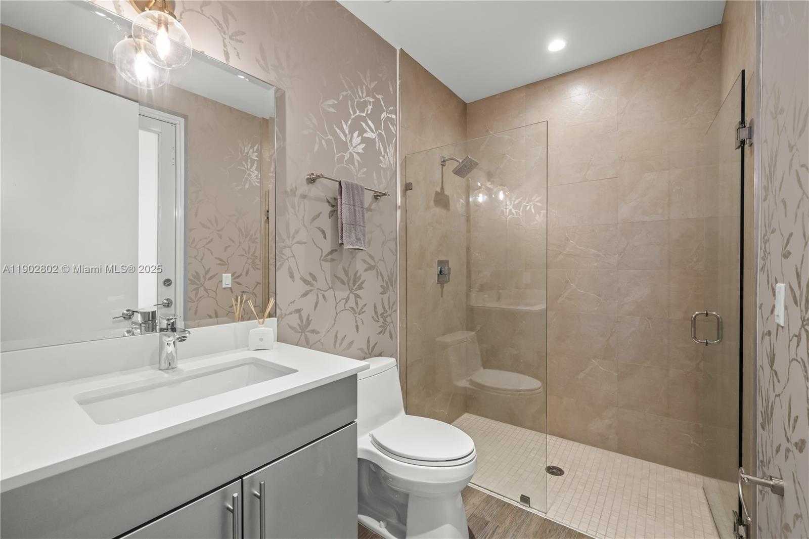 Imagen de Pequeño Objeto