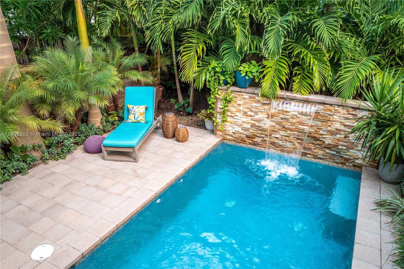 Imagen de Pequeño Objeto