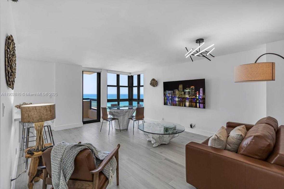 Small Image of 2555 COLLINS AVE #2200, Miami Beach Number 13