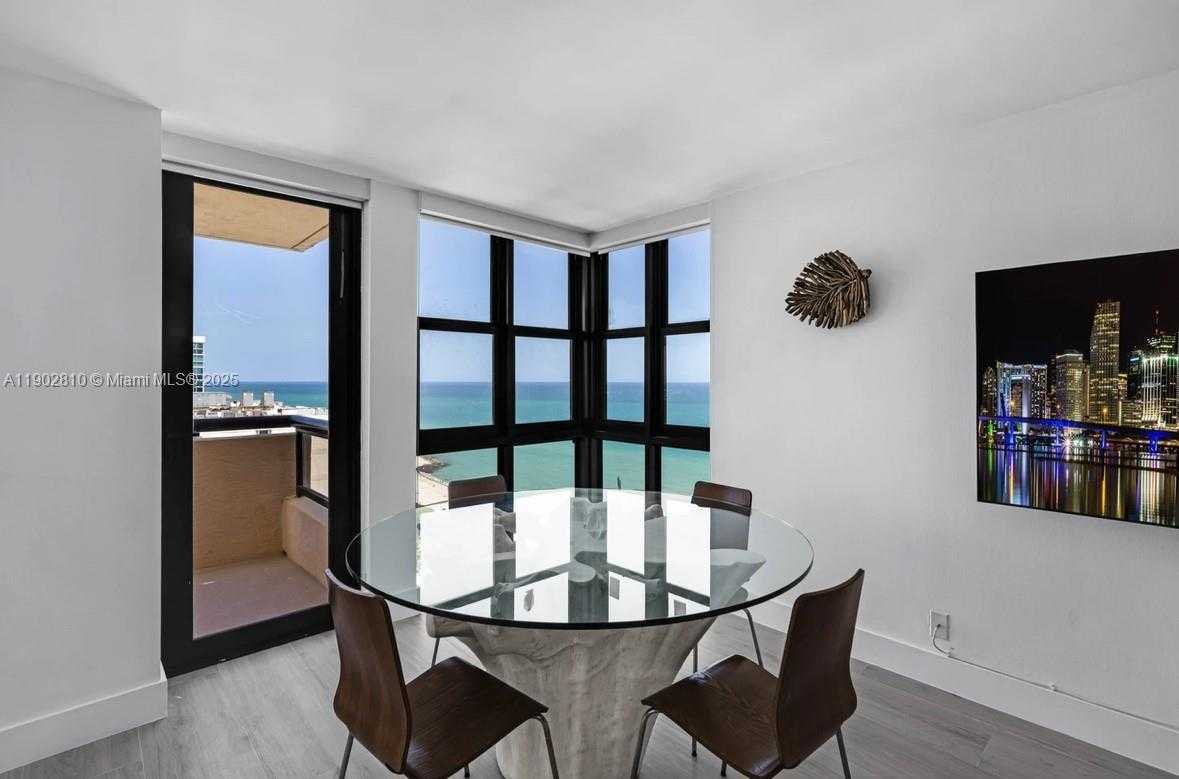 Small Image of 2555 COLLINS AVE #2200, Miami Beach Number 16