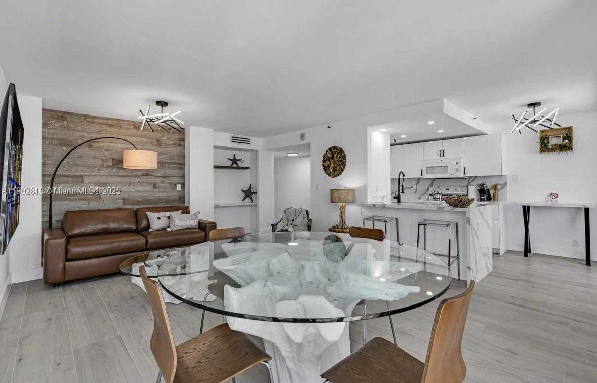 Small Image of 2555 COLLINS AVE #2200, Miami Beach Number 18