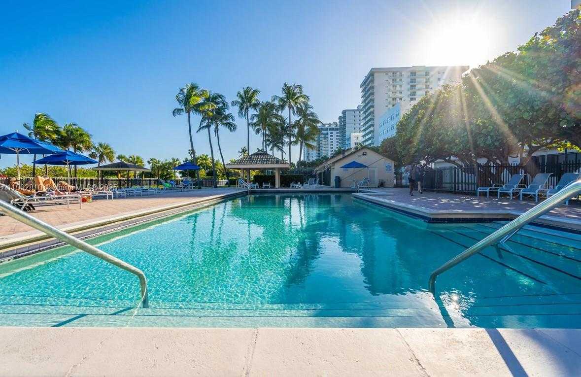 Small Image of 2555 COLLINS AVE #2200, Miami Beach Number 34