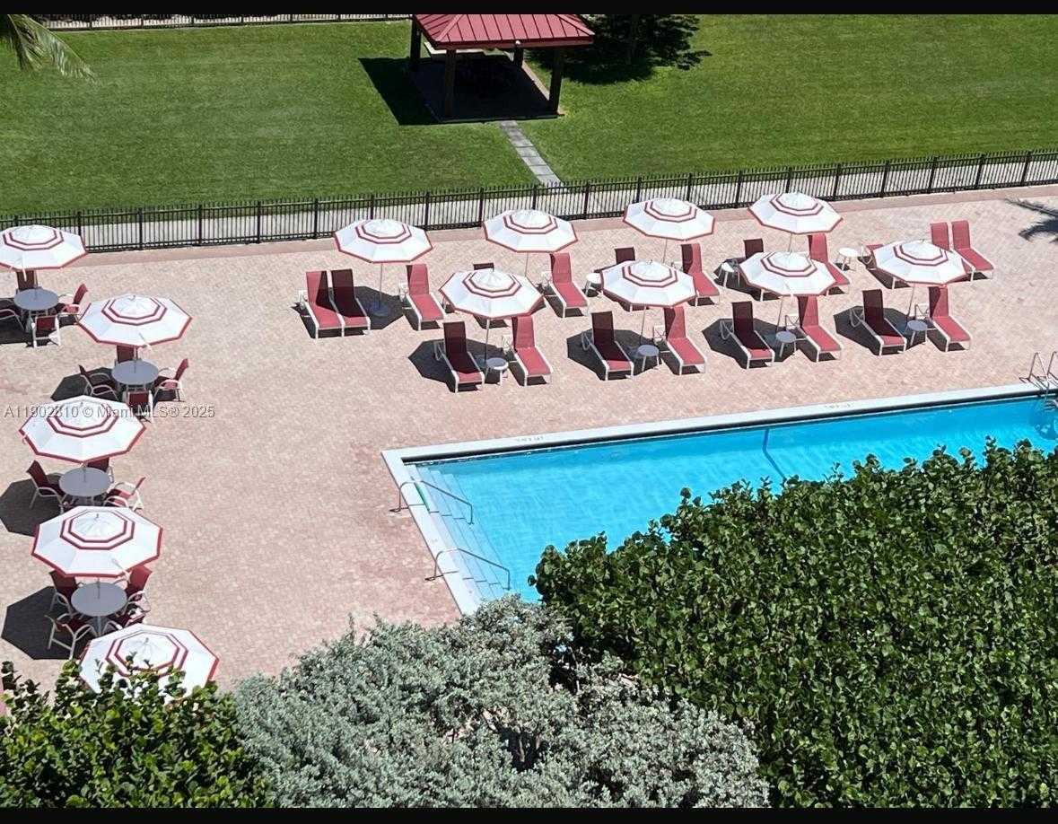 Small Image of 2555 COLLINS AVE #2200, Miami Beach Number 36