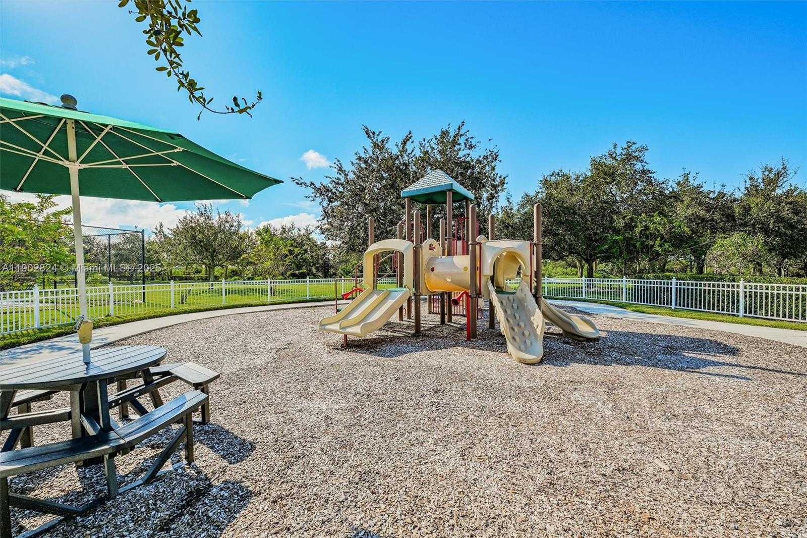 Small Image of Port St. Lucie Number 23