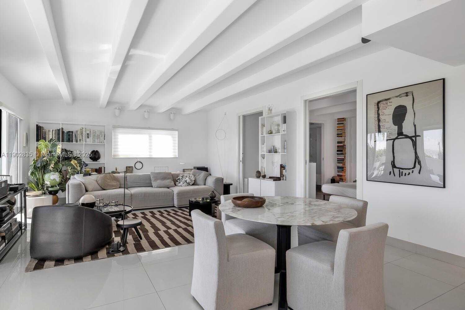 Imagen de Pequeño Objeto