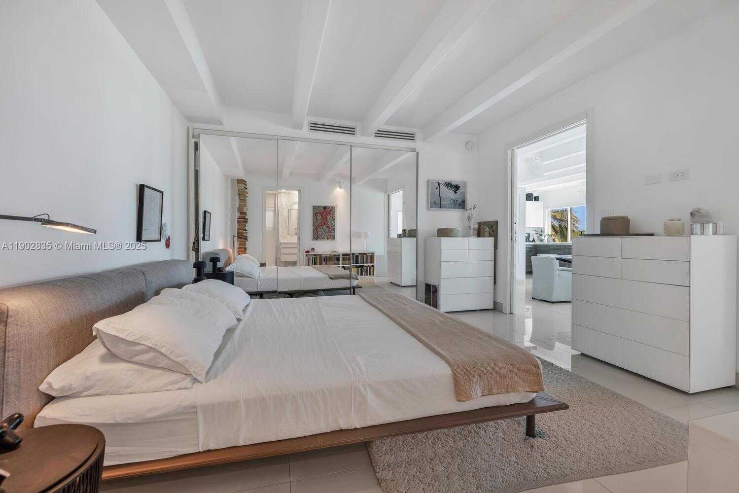 Imagen de Pequeño Objeto