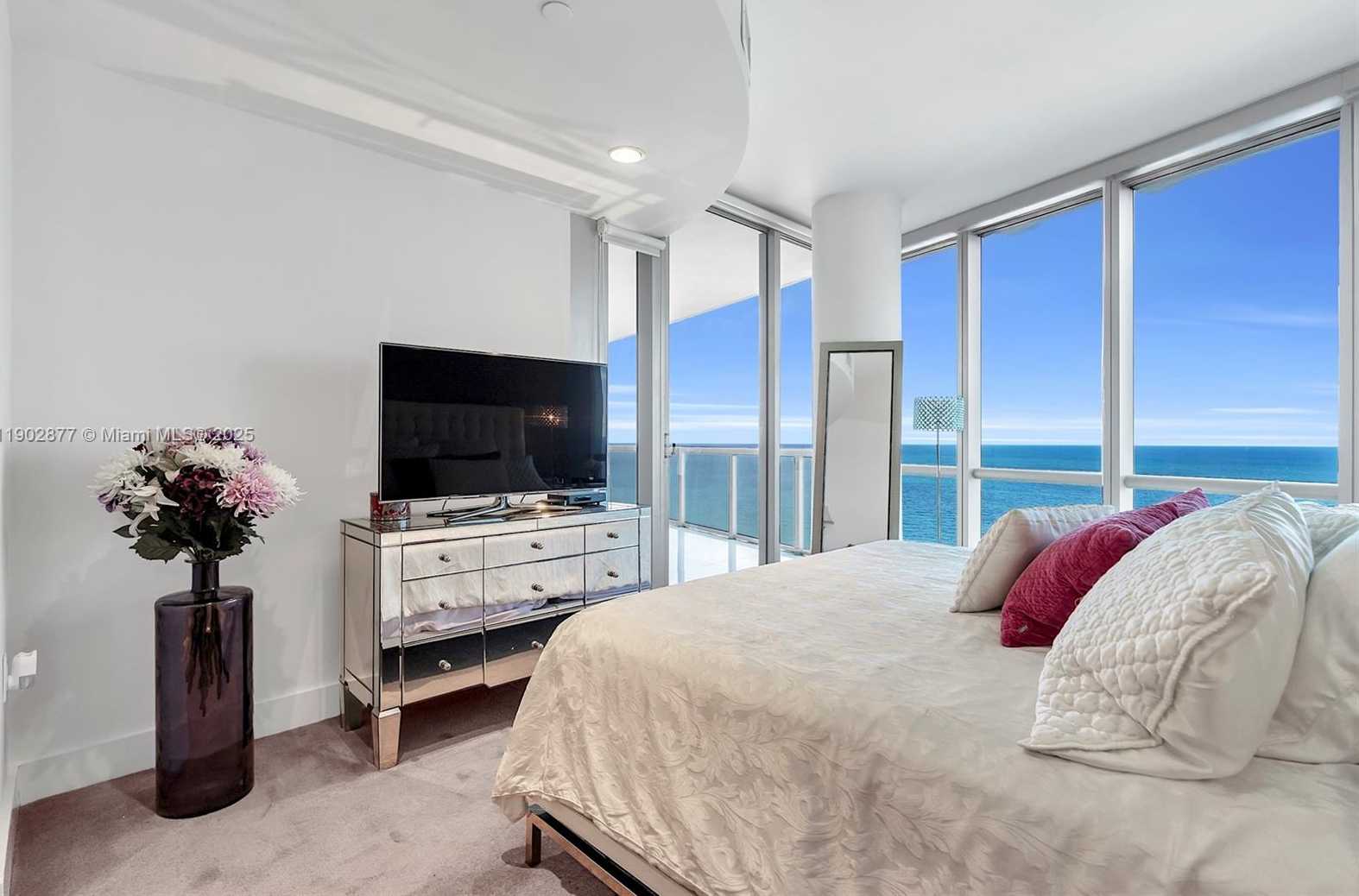 Small Image of 17121 COLLINS AVE #2906, Sunny Isles Beach Number 3