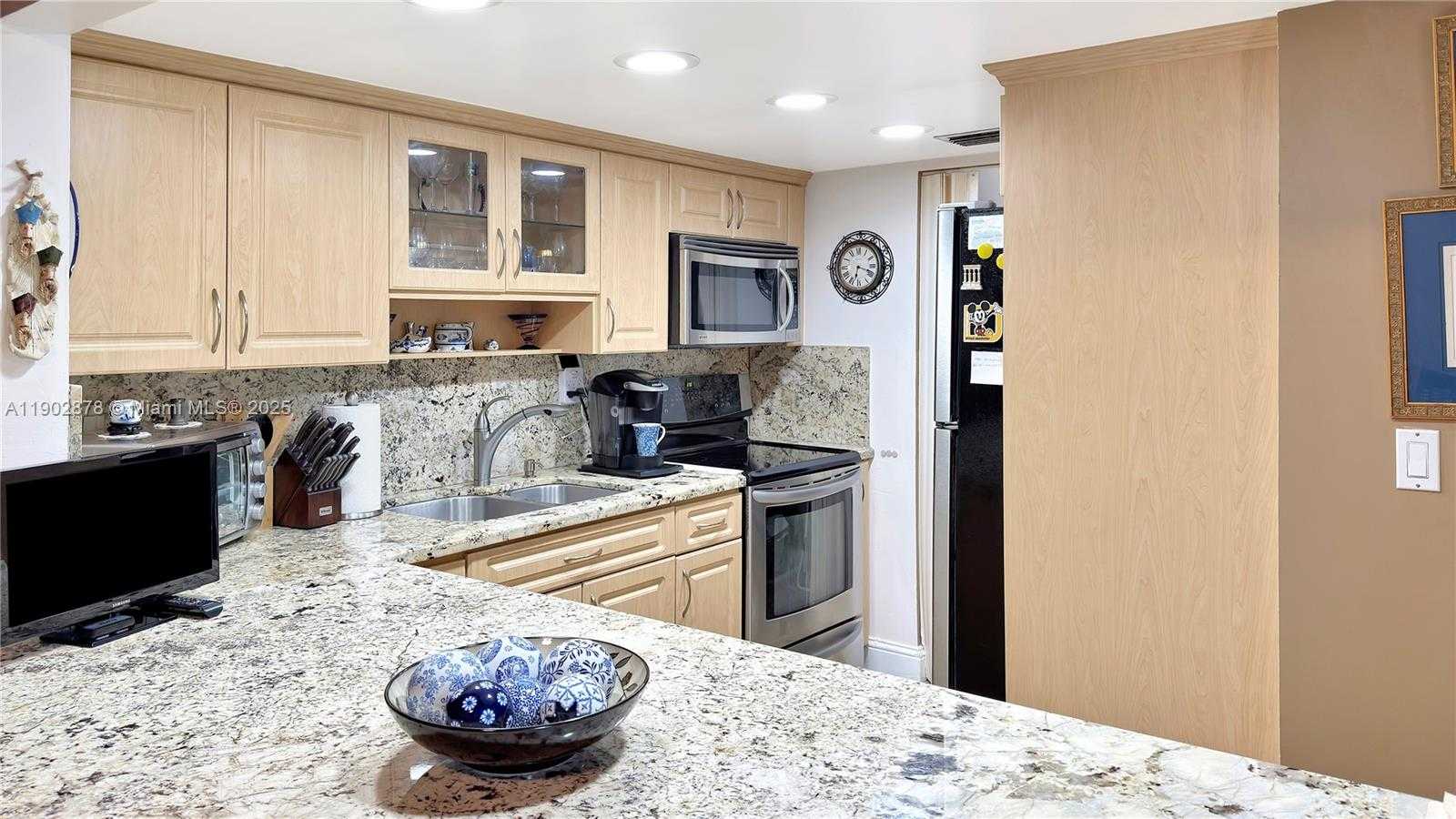 Small Image of 5201 ORDUNA DR #15, Coral Gables Number 10