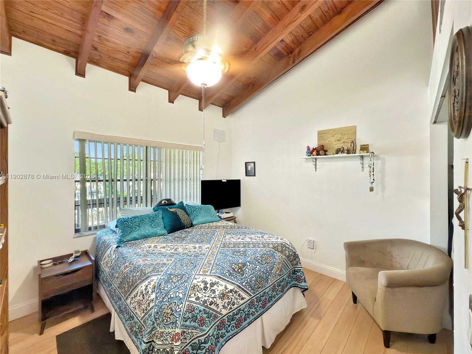 Small Image of 5201 ORDUNA DR #15, Coral Gables Number 13