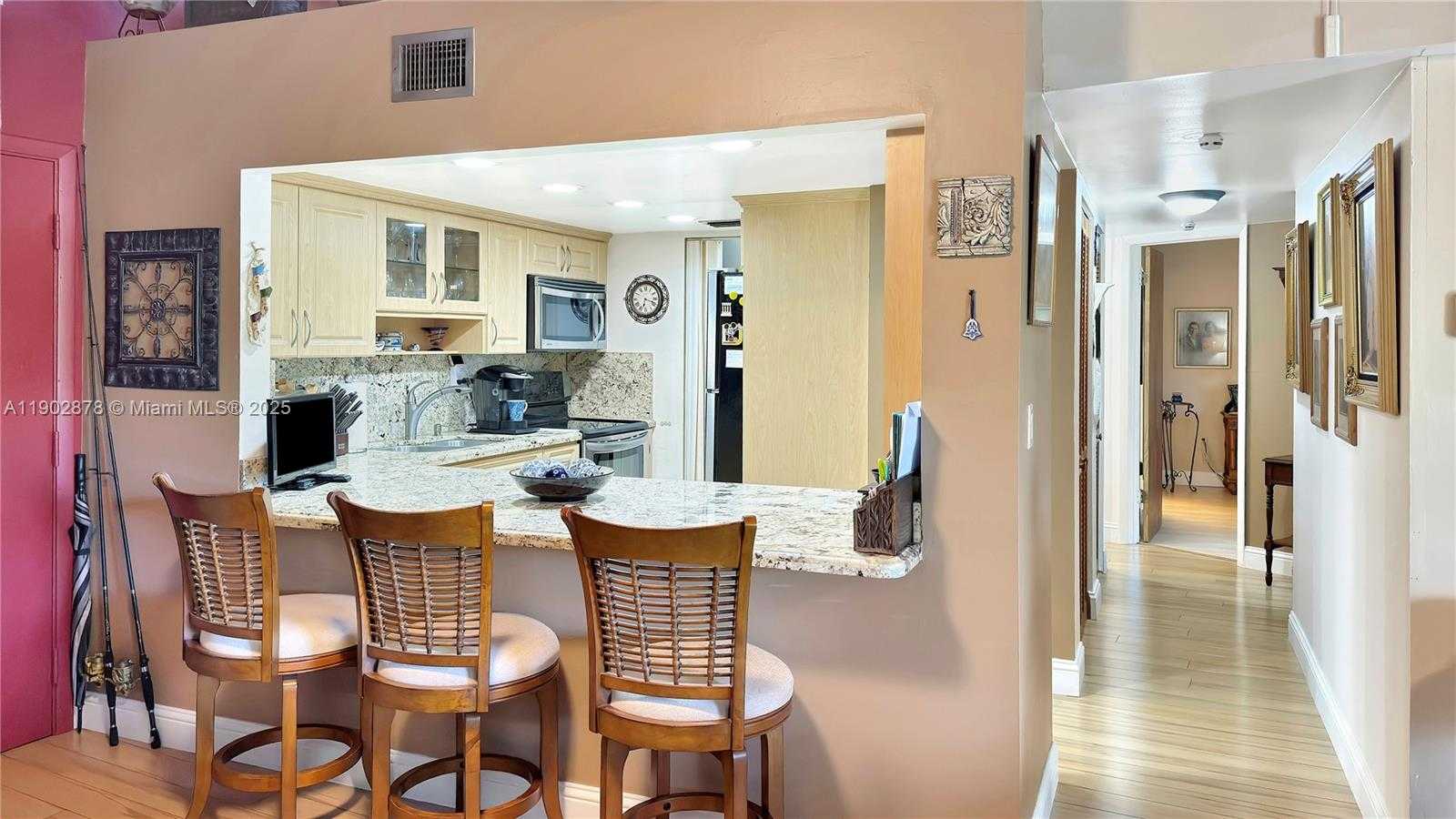 Small Image of 5201 ORDUNA DR #15, Coral Gables Number 8