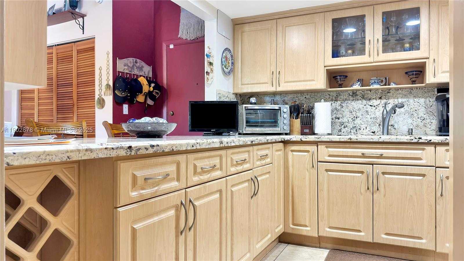 Small Image of 5201 ORDUNA DR #15, Coral Gables Number 9