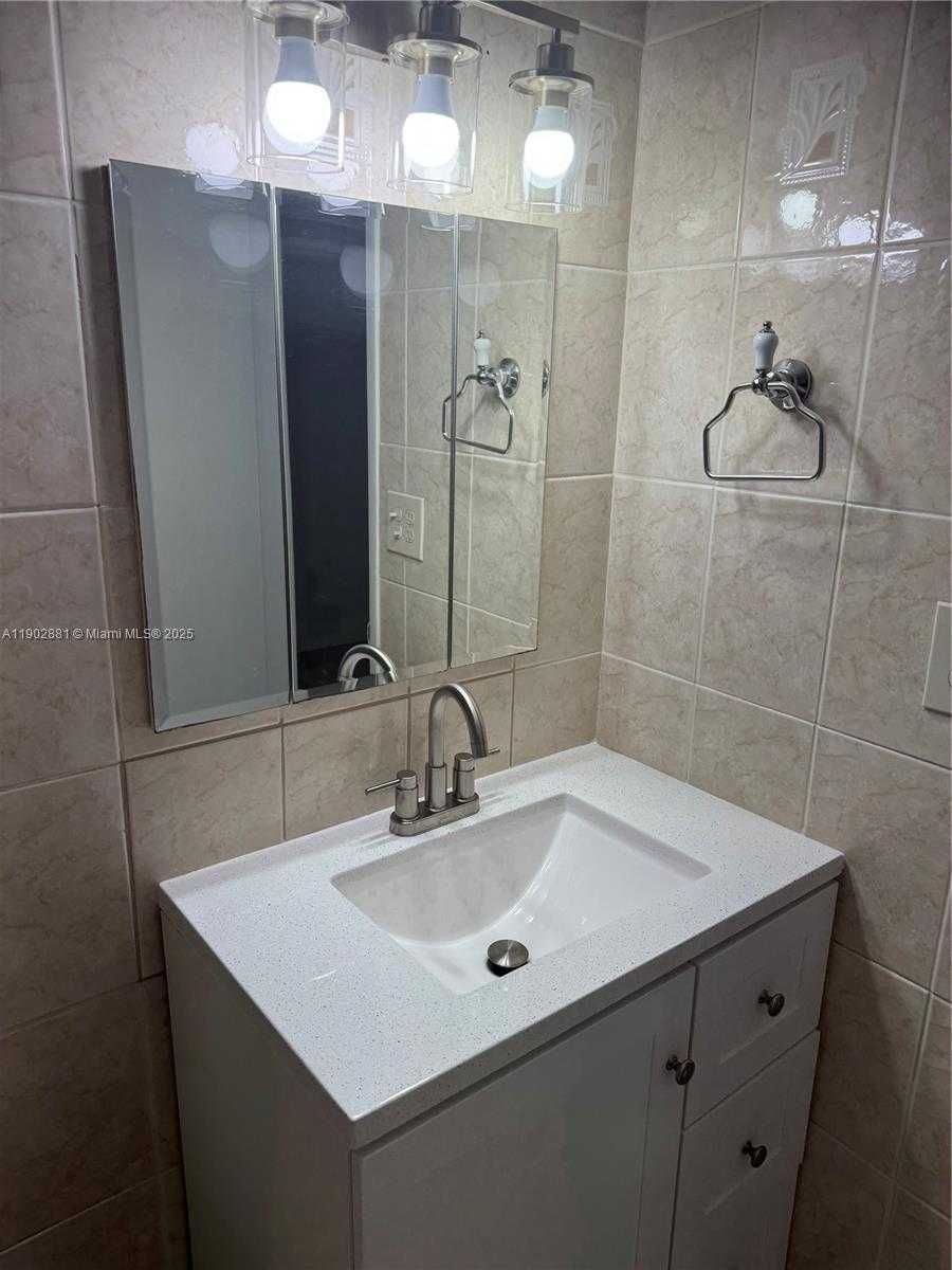 Small Image of 14311 NORTH KENDALL DR #206A, Miami Number 10