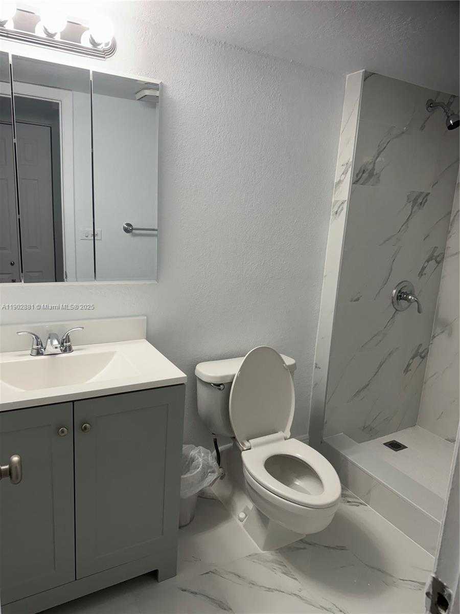 Small Image of 14311 NORTH KENDALL DR #206A, Miami Number 13