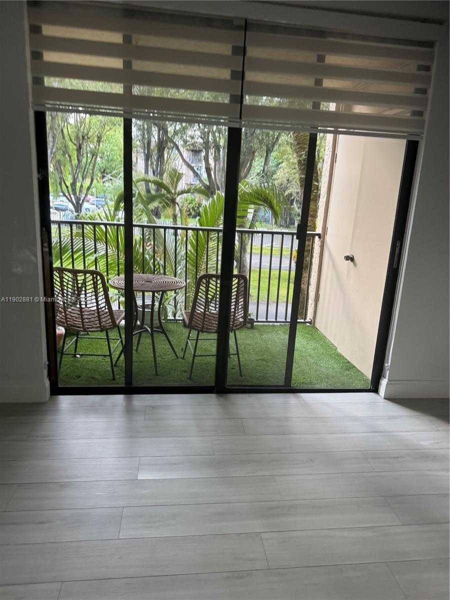 Small Image of 14311 NORTH KENDALL DR #206A, Miami Number 5