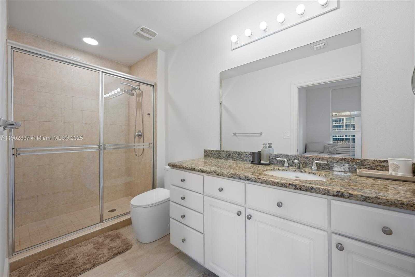 Small Image of 3001 NORTH EAST 185 ST #613, Aventura Number 23