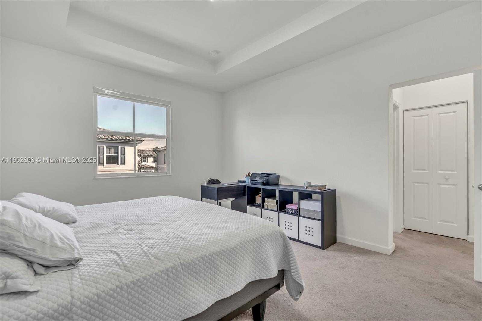 Imagen de Pequeño Objeto