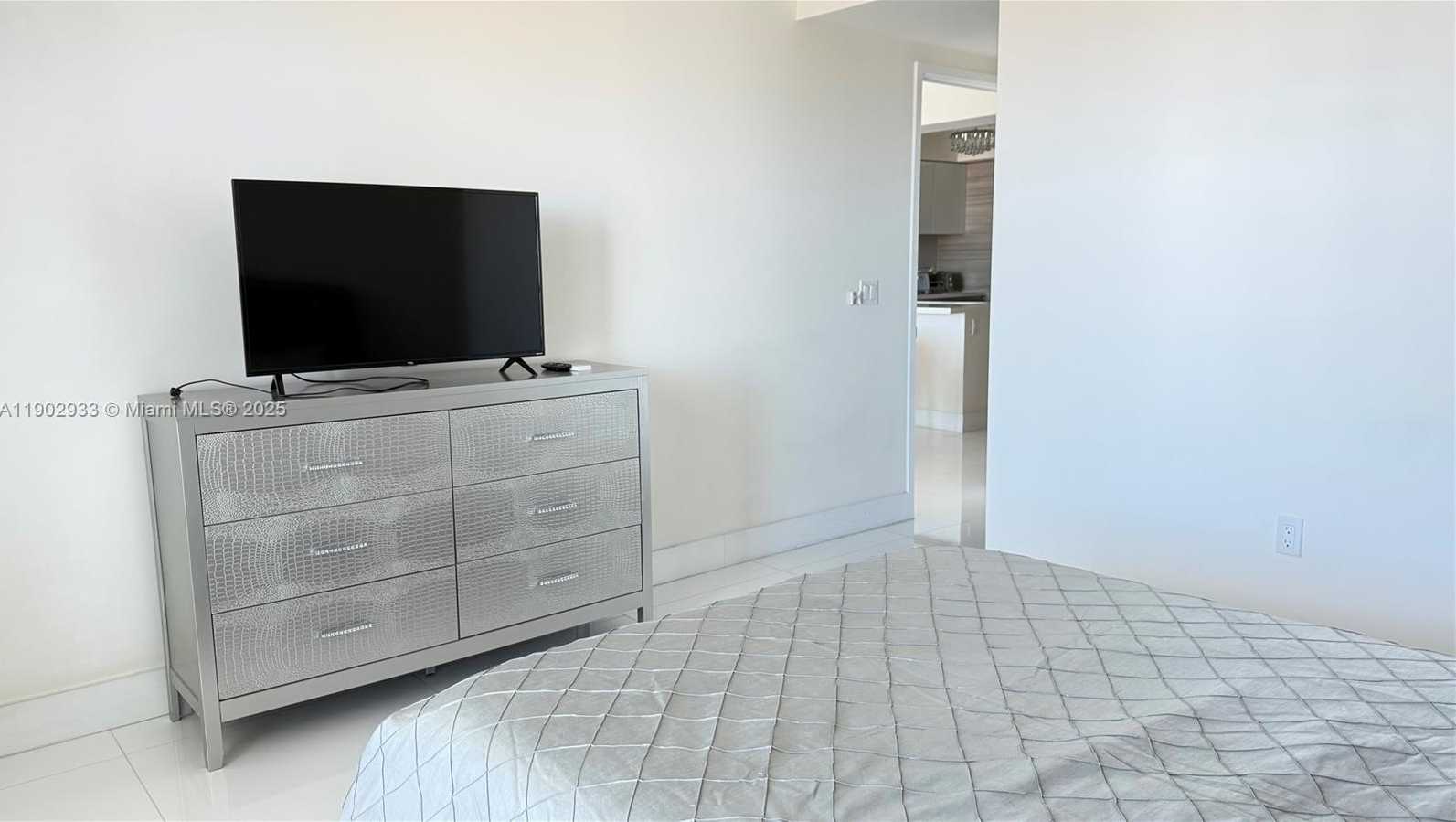 Small Image of Sunny Isles Beach Number 10