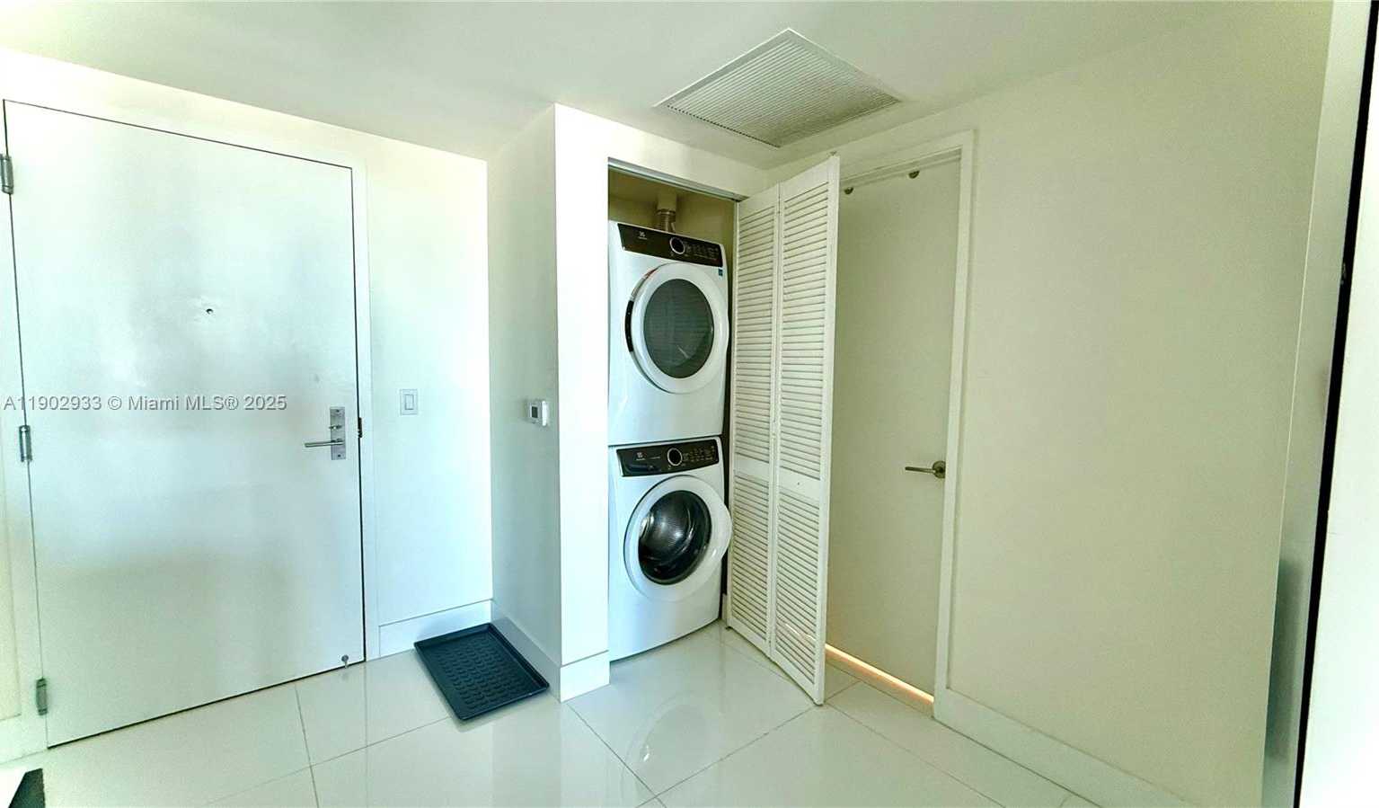 Small Image of Sunny Isles Beach Number 12