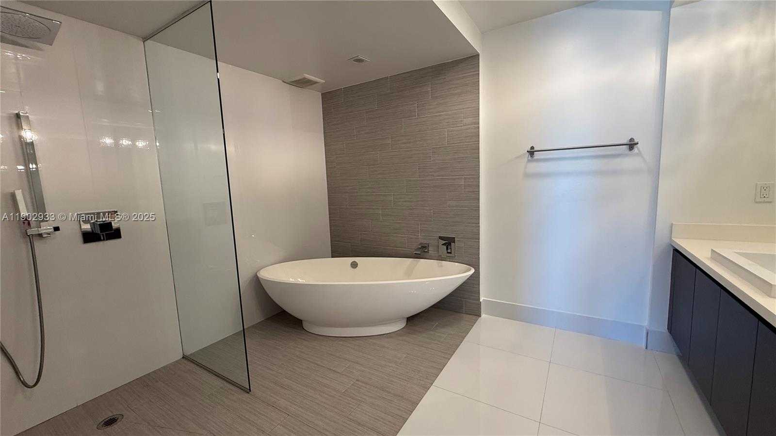 Small Image of Sunny Isles Beach Number 15