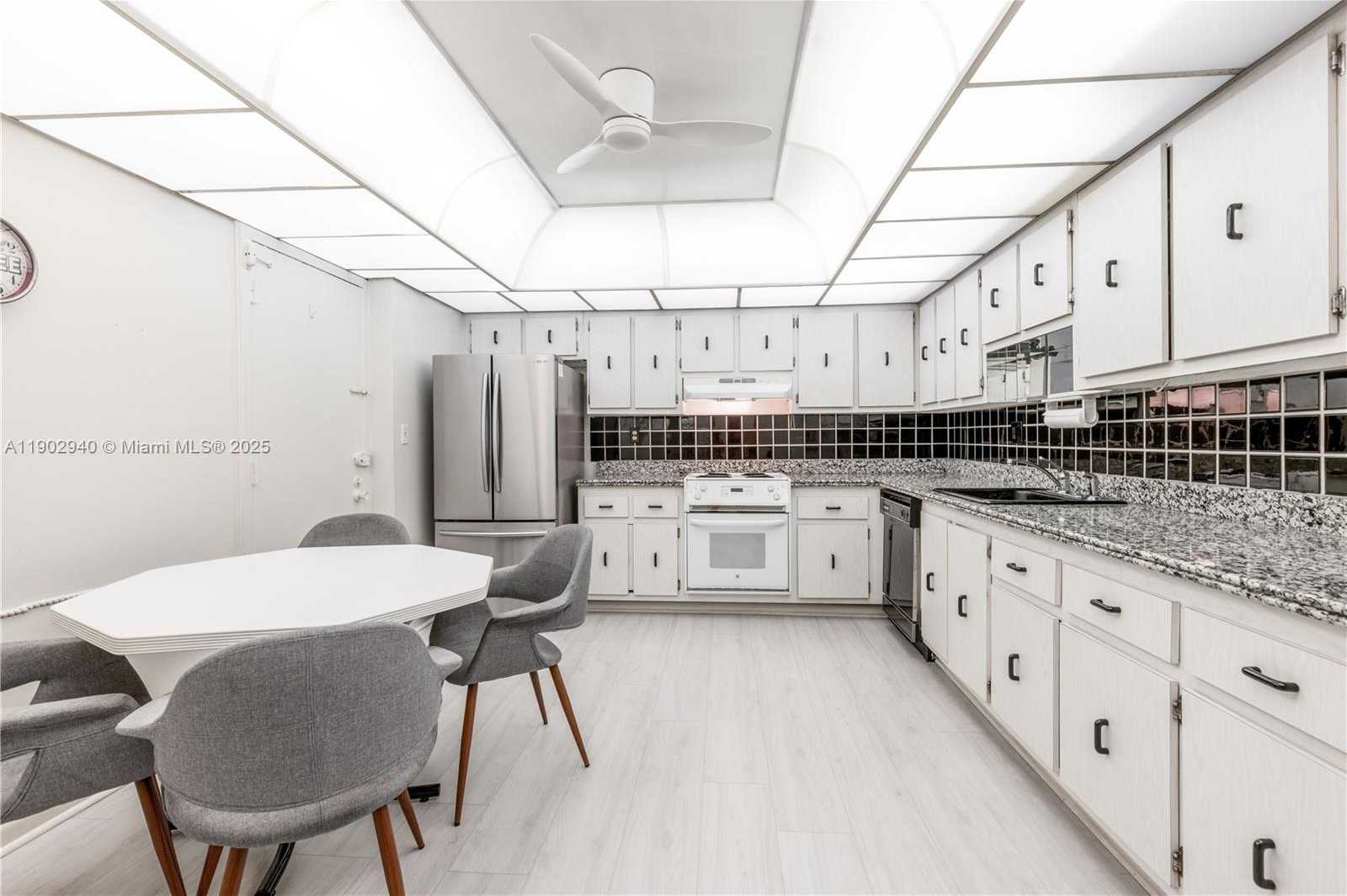 Small Image of 600 THREE ISLANDS BLVD #1522, Hallandale Beach Number 12