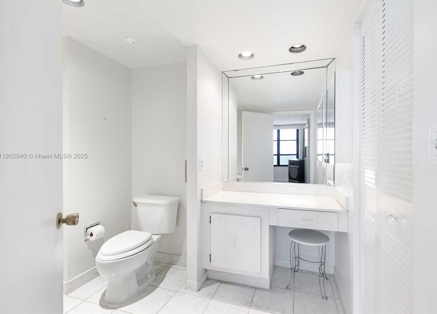 Small Image of 600 THREE ISLANDS BLVD #1522, Hallandale Beach Number 20