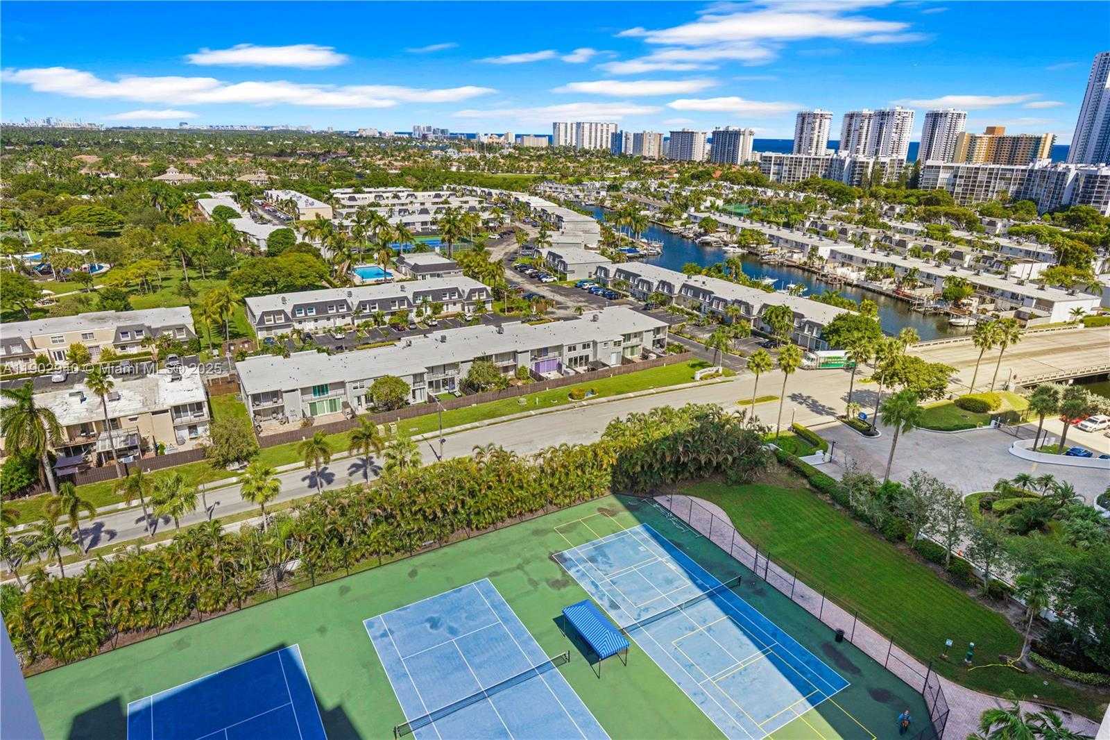 Small Image of 600 THREE ISLANDS BLVD #1522, Hallandale Beach Number 4
