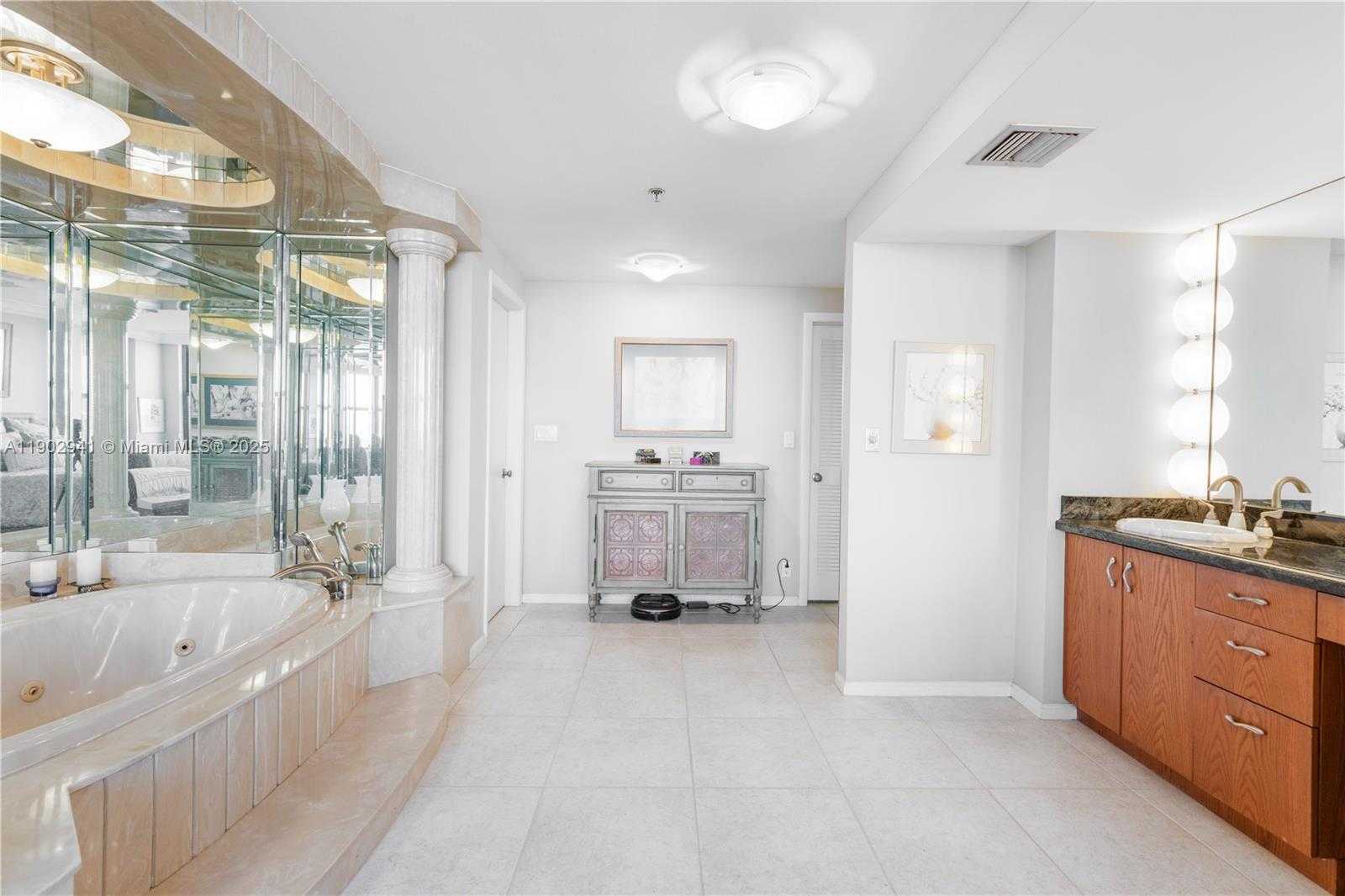 Small Image of 300 THREE ISLANDS BLVD #PH2A, Hallandale Beach Number 31