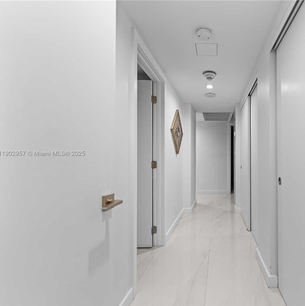 Small Image of 5660 COLLINS AVE #2A, Miami Beach Number 23