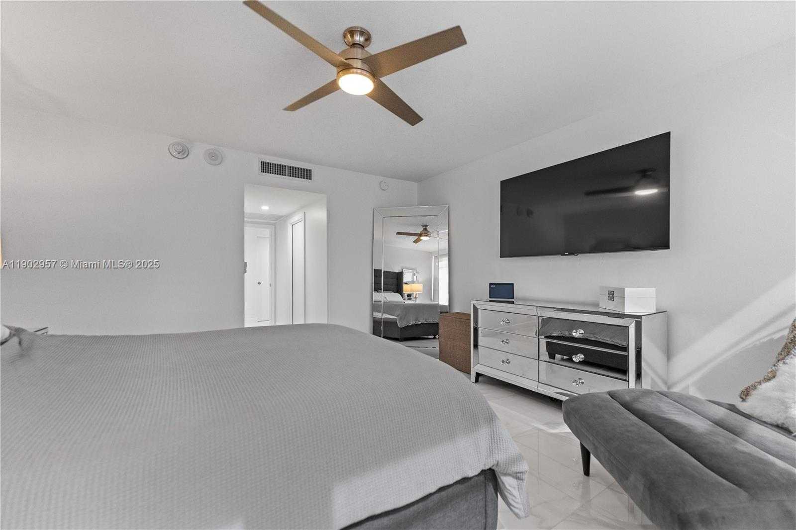 Small Image of 5660 COLLINS AVE #2A, Miami Beach Number 28