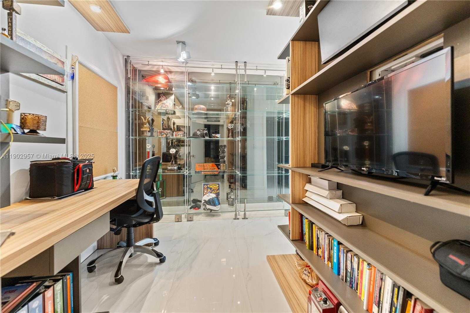 Small Image of 5660 COLLINS AVE #2A, Miami Beach Number 35