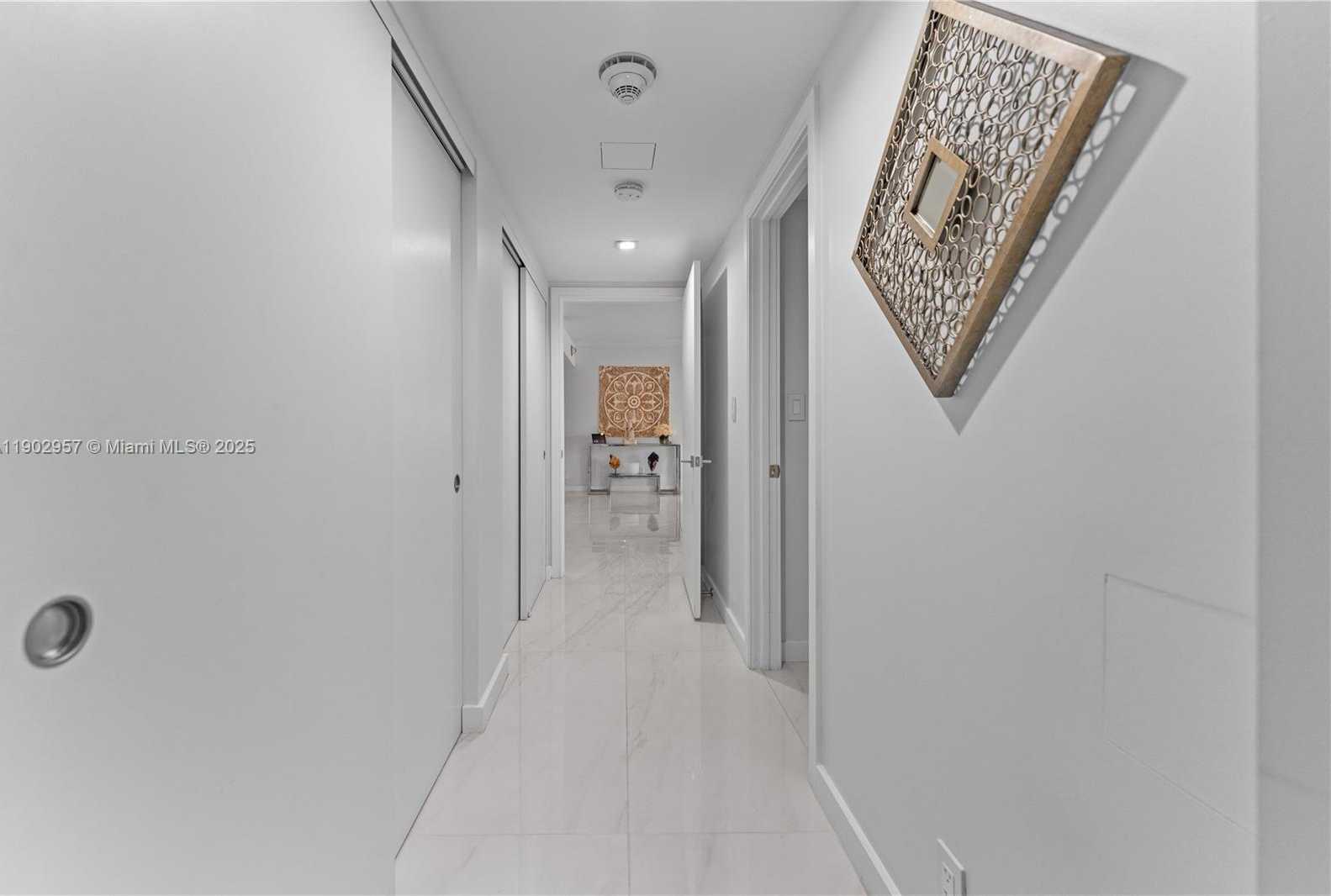 Small Image of 5660 COLLINS AVE #2A, Miami Beach Number 44