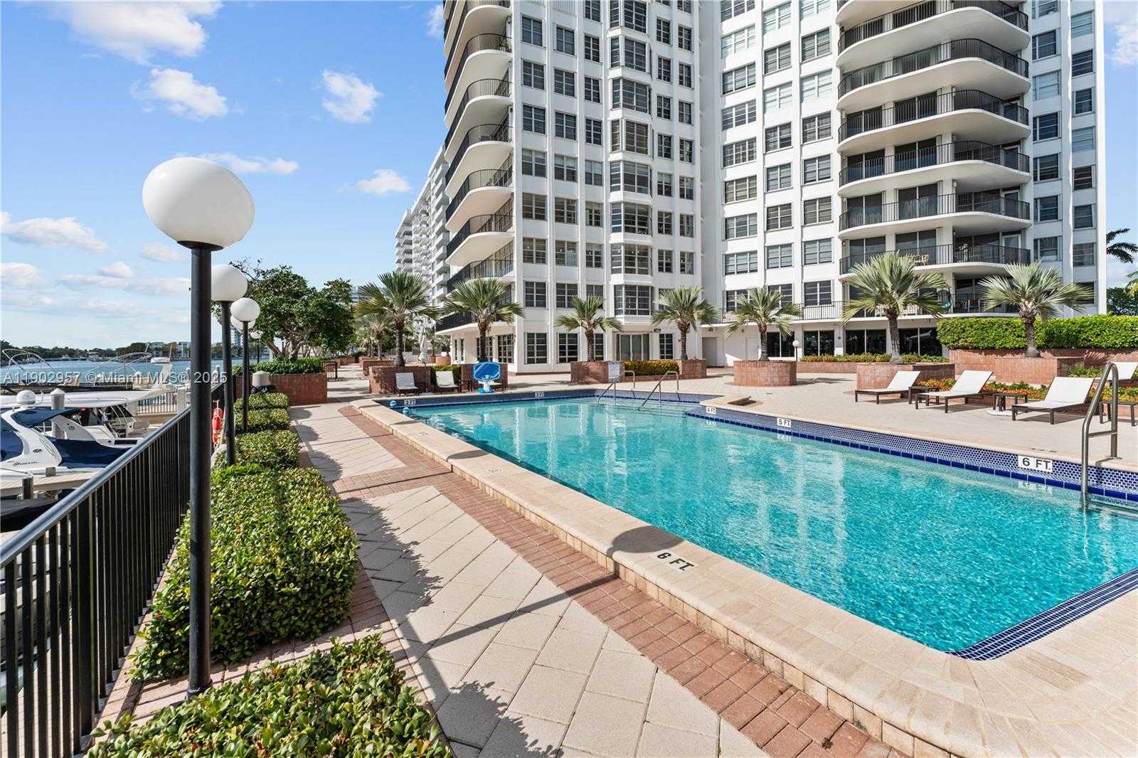 Small Image of 5660 COLLINS AVE #2A, Miami Beach Number 50