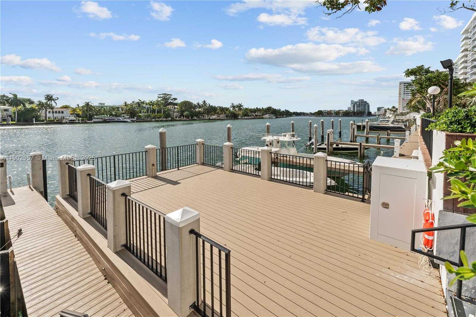 Small Image of 5660 COLLINS AVE #2A, Miami Beach Number 52