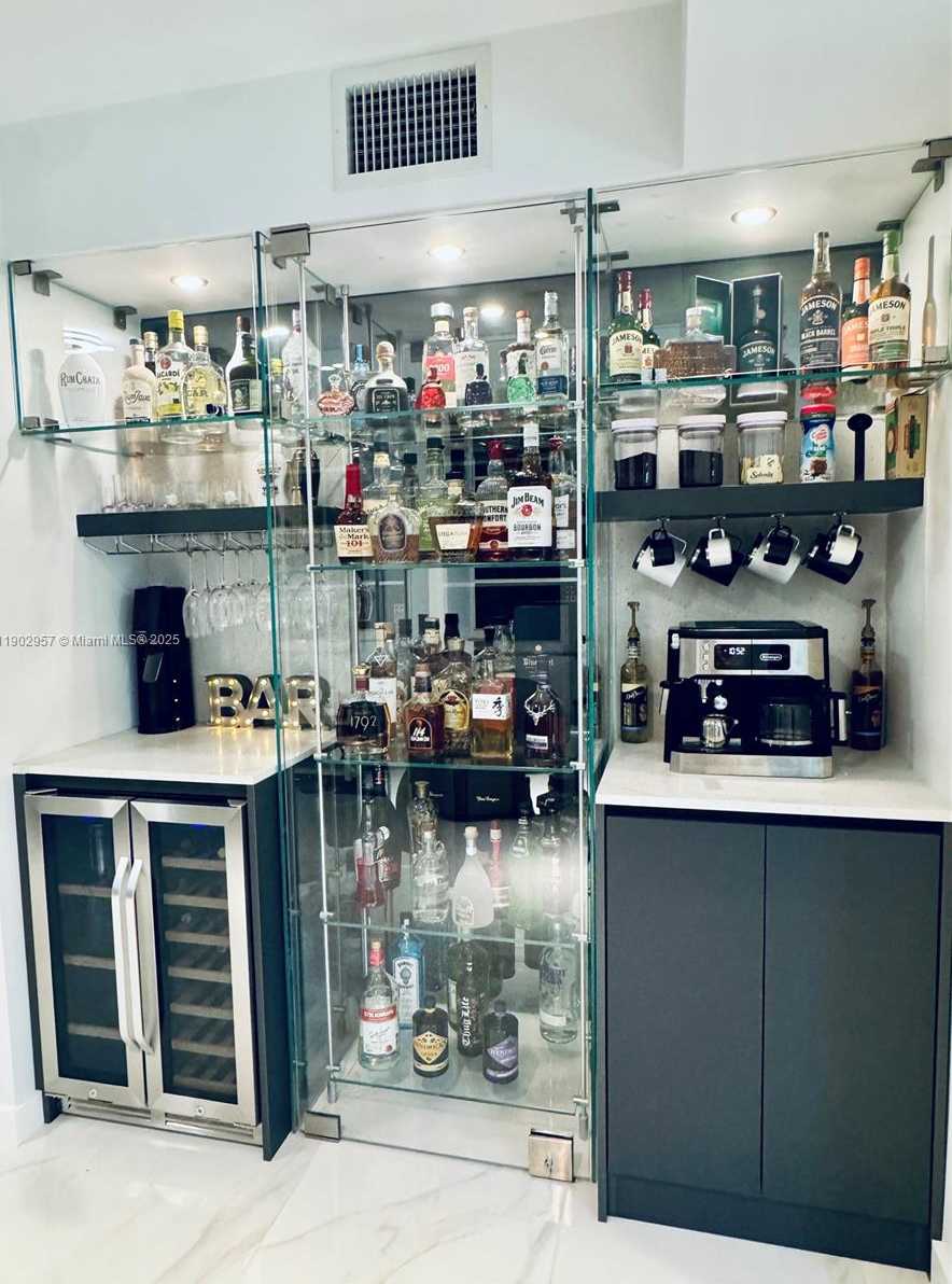 Small Image of 5660 COLLINS AVE #2A, Miami Beach Number 9